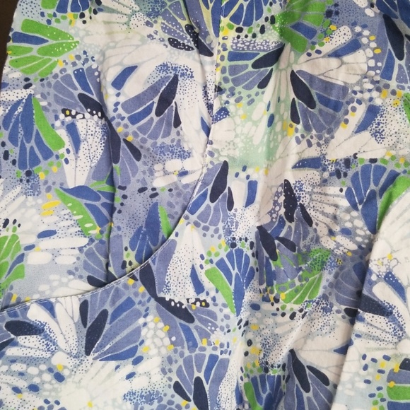 Gently used blue and green pattern scrub top - Picture 2 of 5